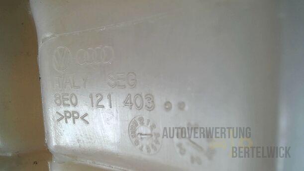 Foto: AUSGLEICHSBEHÄLTER eines Audi A4 Avant 2.0 TDI Attraction