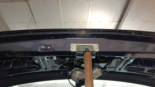 Foto: HECKKLAPPE / HECKDECKEL eines Opel Corsa 1.0 12V Attraction