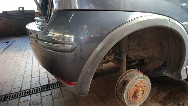 Foto: STOSSFÄNGER / STOßSTANGE HINTEN eines Opel Corsa 1.0 12V Attraction