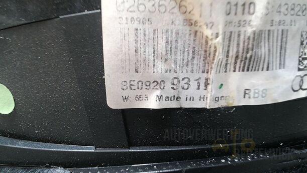 Foto: TACHOEINHEIT/ KOMBIINSTRUMENT eines Audi A4 Avant 2.0 TDI Attraction