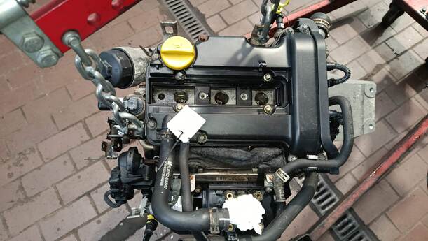 Foto: MOTOR ( Z10XEP ) eines Opel Corsa 1.0 12V Attraction