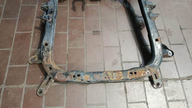 Foto: VORDERACHSTRÄGER / VORDERACHSE eines Opel Corsa 1.0 12V Attraction