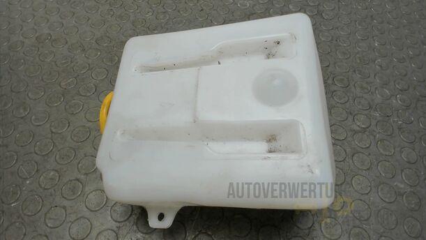 Foto: SCHEIBENWASCHBEHÄLTER eines Opel Corsa 1.0 12V Attraction