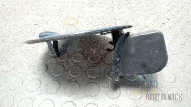 Foto: TANKKLAPPE / TANKDECKEL eines Opel Corsa 1.0 12V Attraction