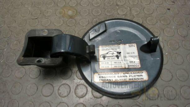 Foto: TANKKLAPPE / TANKDECKEL eines Opel Corsa 1.0 12V Attraction