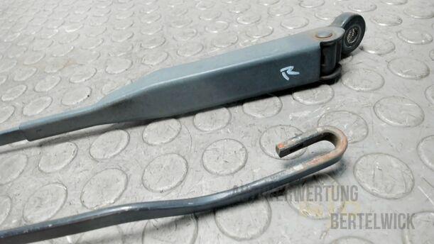 Foto: SCHEIBENWISHERARME VORNE eines Opel Corsa 1.0 12V Attraction