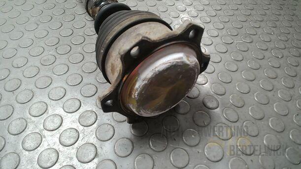 Foto: ANTRIEBSWELLE LINKS ( AUTOMATIK ) eines Audi A4 Avant 1.8 Attraction