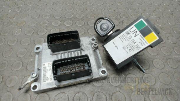 Foto: MOTORSTEUERGERÄTSET / LESESPULE eines Opel Corsa 1.0 12V Attraction