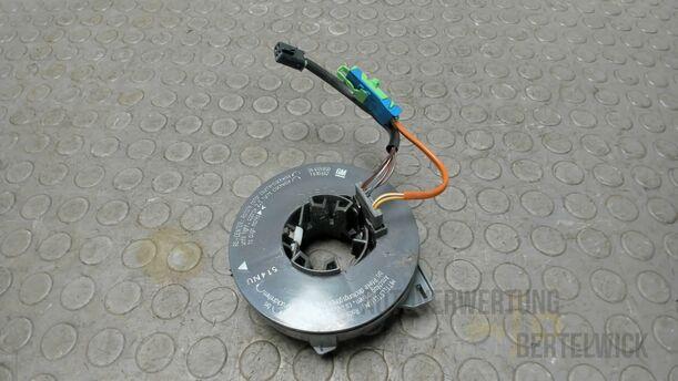 Foto: WICKELFEDER / SCHLEIFRING / KONTAKTPLATTE eines Opel Corsa 1.0 12V Attraction