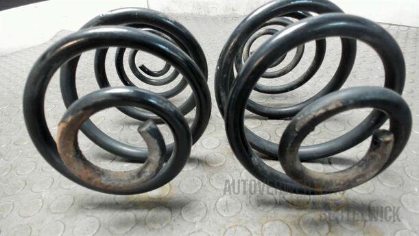 Foto: FEDERNPAAR HINTEN / HINTERE FEDERN eines Opel Corsa 1.0 12V Attraction