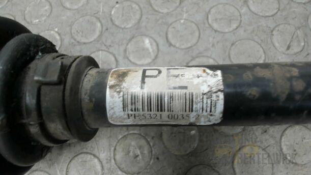 Foto: ANTRIEBSWELLE LINKS ( MANSCHETTE ERNEUERN ) eines Opel Corsa 1.0 12V Attraction