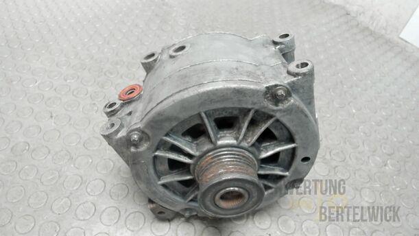 Foto: LICHTMASCHINE / GENERATOR ( WASSERGEKÜHLT ) eines Mercedes-Benz E 270 T CDI Special