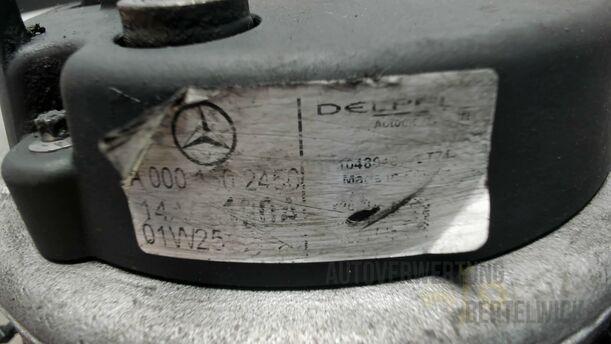 Foto: LICHTMASCHINE / GENERATOR ( WASSERGEKÜHLT ) eines Mercedes-Benz E 270 T CDI Special