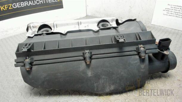 Foto: LUFTFILTERKASTEN eines Mercedes-Benz E 270 T CDI Special
