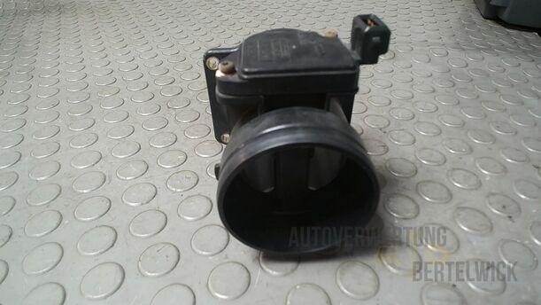 Foto: LUFTMASSENMESSER eines Audi A4 Avant 1.8 Special