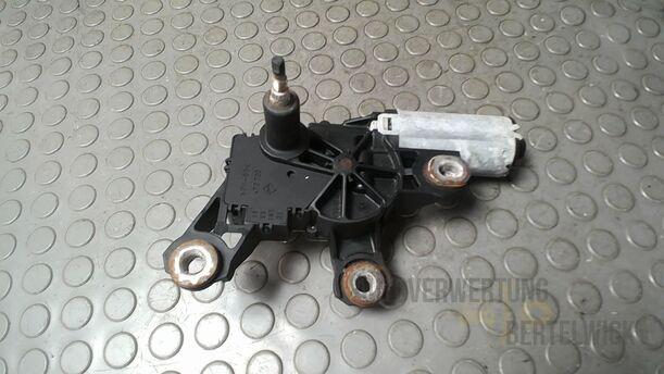 Foto: SCHEIBENWISCHERMOTOR HINTEN ( AVANT ) eines Audi A4 Avant 1.8 Special
