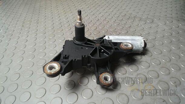 Foto: SCHEIBENWISCHERMOTOR HINTEN ( AVANT ) eines Audi A4 Avant 1.8 Special