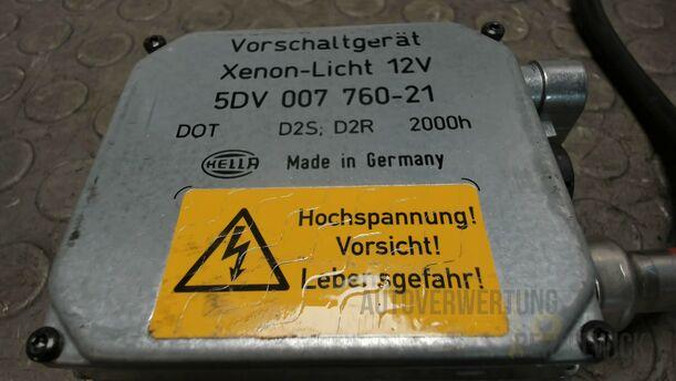 Foto: VORSCHALTGETRÄT / STEUERGERÄT XENONSCHEINWERFER eines Mercedes-Benz E 270 T CDI Special