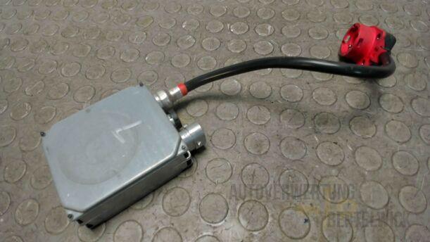 Foto: VORSCHALTGETRÄT / STEUERGERÄT XENONSCHEINWERFER eines Mercedes-Benz E 270 T CDI Special