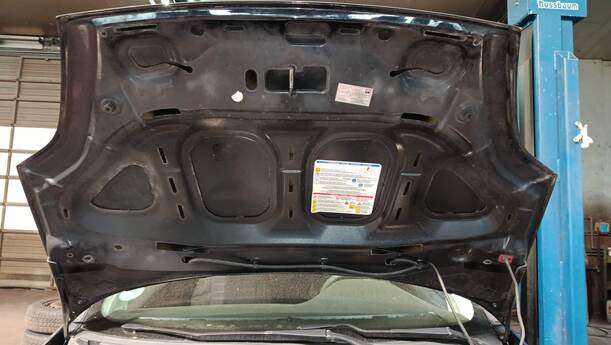 Foto: MOTORHAUBE eines Fiat Grande Punto 1.2 8V Special