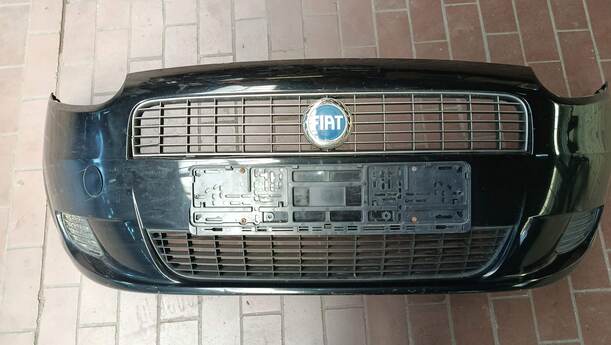 Foto: STOSSFÄNGER/ STOßSTANGE VORN eines Fiat Grande Punto 1.2 8V Special