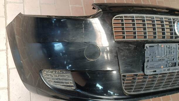 Foto: STOSSFÄNGER/ STOßSTANGE VORN eines Fiat Grande Punto 1.2 8V Special