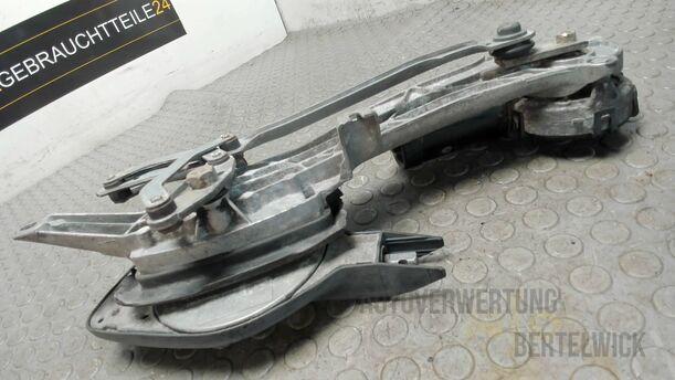 Foto: SCHEIBENWISCHERMOTOR VORNE eines Mercedes-Benz E 270 T CDI Special