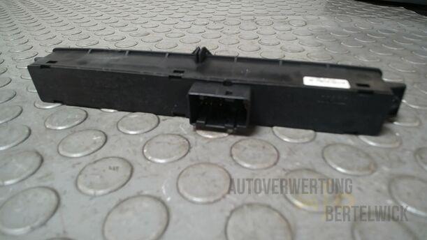 Foto: SCHALTER WARNBLINKANLAGE/ WARNBLINKSCHALTER eines Fiat Grande Punto 1.2 8V Special