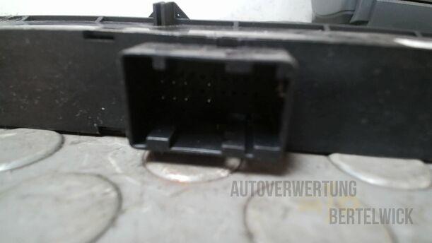 Foto: SCHALTER WARNBLINKANLAGE/ WARNBLINKSCHALTER eines Fiat Grande Punto 1.2 8V Special