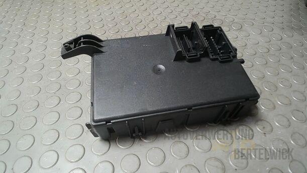 Foto: SICHERUNGSKASTEN/ BODY CONTROL MODUL eines Fiat Grande Punto 1.2 8V Special
