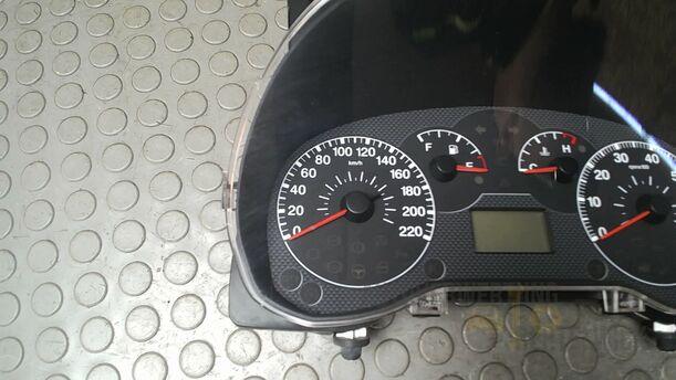 Foto: TACHOEINHEIT/ KOMBIINSTRUMENT eines Fiat Grande Punto 1.2 8V Special