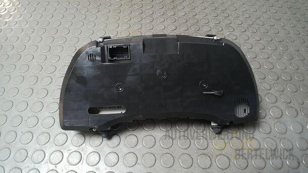 Foto: TACHOEINHEIT/ KOMBIINSTRUMENT eines Fiat Grande Punto 1.2 8V Special