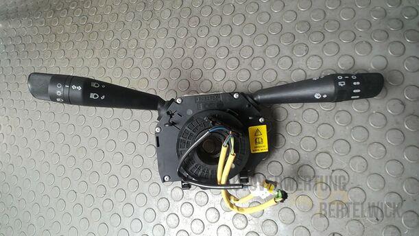 Foto: KOMBISCHALTER/ LENKSTOCKSCHALTER eines Fiat Grande Punto 1.2 8V Special