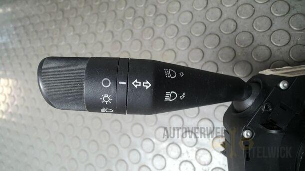 Foto: KOMBISCHALTER/ LENKSTOCKSCHALTER eines Fiat Grande Punto 1.2 8V Special