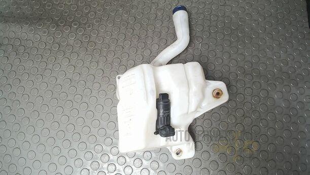 Foto: SCHEIBENWASCHBEHÄLTER eines Fiat Grande Punto 1.2 8V Special