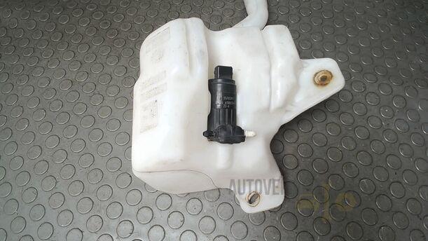 Foto: SCHEIBENWASCHBEHÄLTER eines Fiat Grande Punto 1.2 8V Special