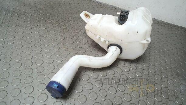Foto: SCHEIBENWASCHBEHÄLTER eines Fiat Grande Punto 1.2 8V Special