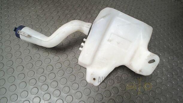 Foto: SCHEIBENWASCHBEHÄLTER eines Fiat Grande Punto 1.2 8V Special