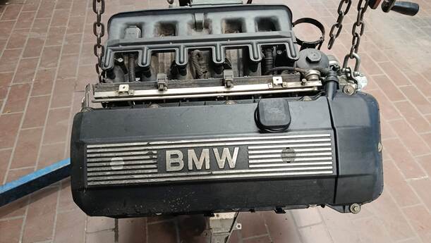 Foto: MOTOR ( M52 256S4 ) eines BMW 523i Special