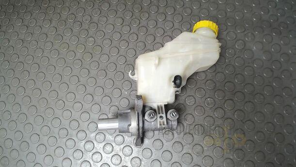 Foto: HAUPTBREMSZYLINDER eines Fiat Grande Punto 1.2 8V CL