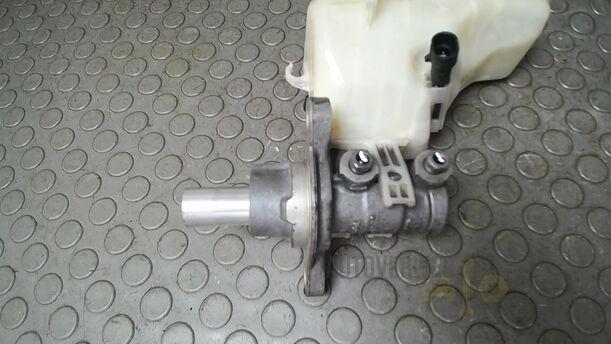 Foto: HAUPTBREMSZYLINDER eines Fiat Grande Punto 1.2 8V CL
