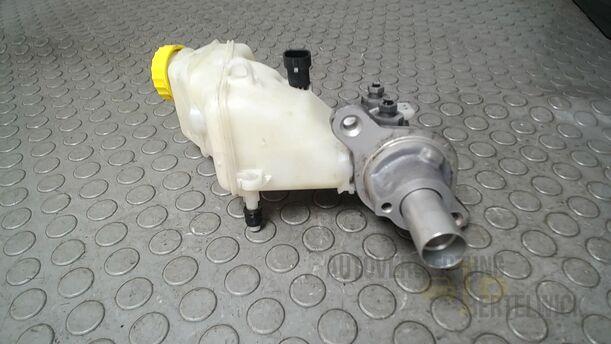 Foto: HAUPTBREMSZYLINDER eines Fiat Grande Punto 1.2 8V CL