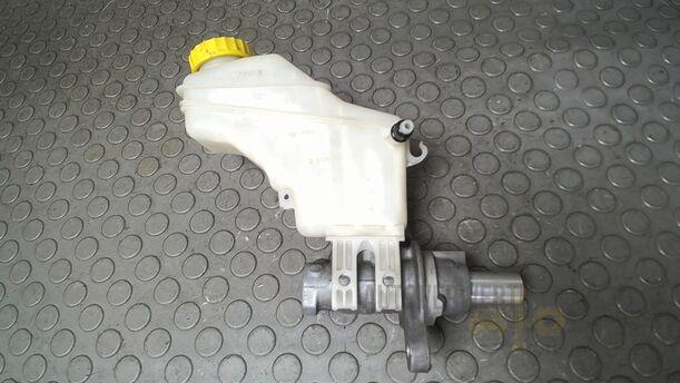 Foto: HAUPTBREMSZYLINDER eines Fiat Grande Punto 1.2 8V CL