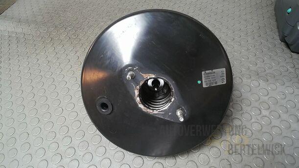 Foto: BREMSKRAFTVERSTÄRKER eines Fiat Grande Punto 1.2 8V CL