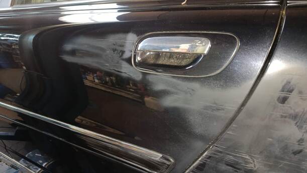 Foto: TÜR HINTEN LINKS eines Volvo S80 2.5T CL