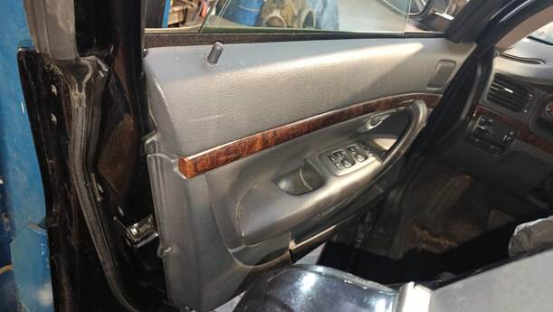 Foto: TÜR VORN LINKS eines Volvo S80 2.5T CL