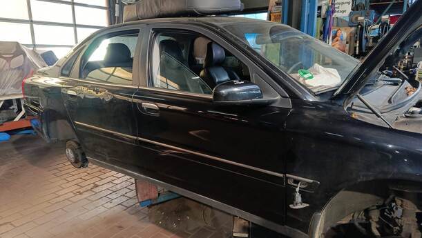 Foto: TÜR VORN RECHTS eines Volvo S80 2.5T CL