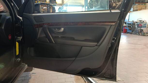 Foto: TÜR VORN RECHTS eines Volvo S80 2.5T CL
