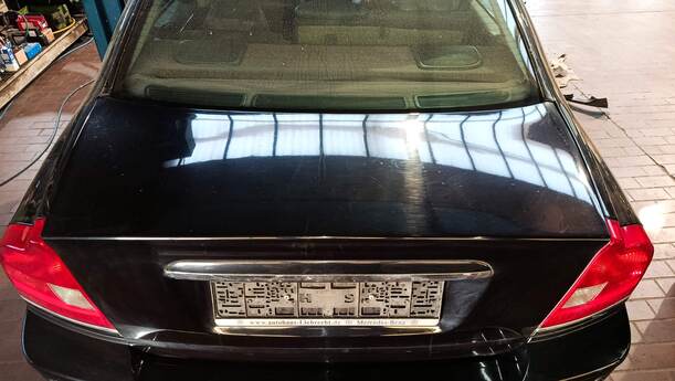 Foto: HECKDECKEL/ HECKKLAPPE eines Volvo S80 2.5T CL