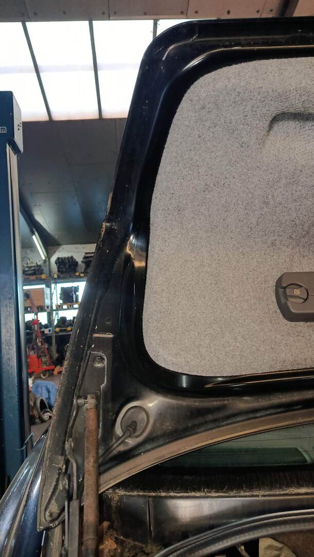 Foto: HECKDECKEL/ HECKKLAPPE eines Volvo S80 2.5T CL